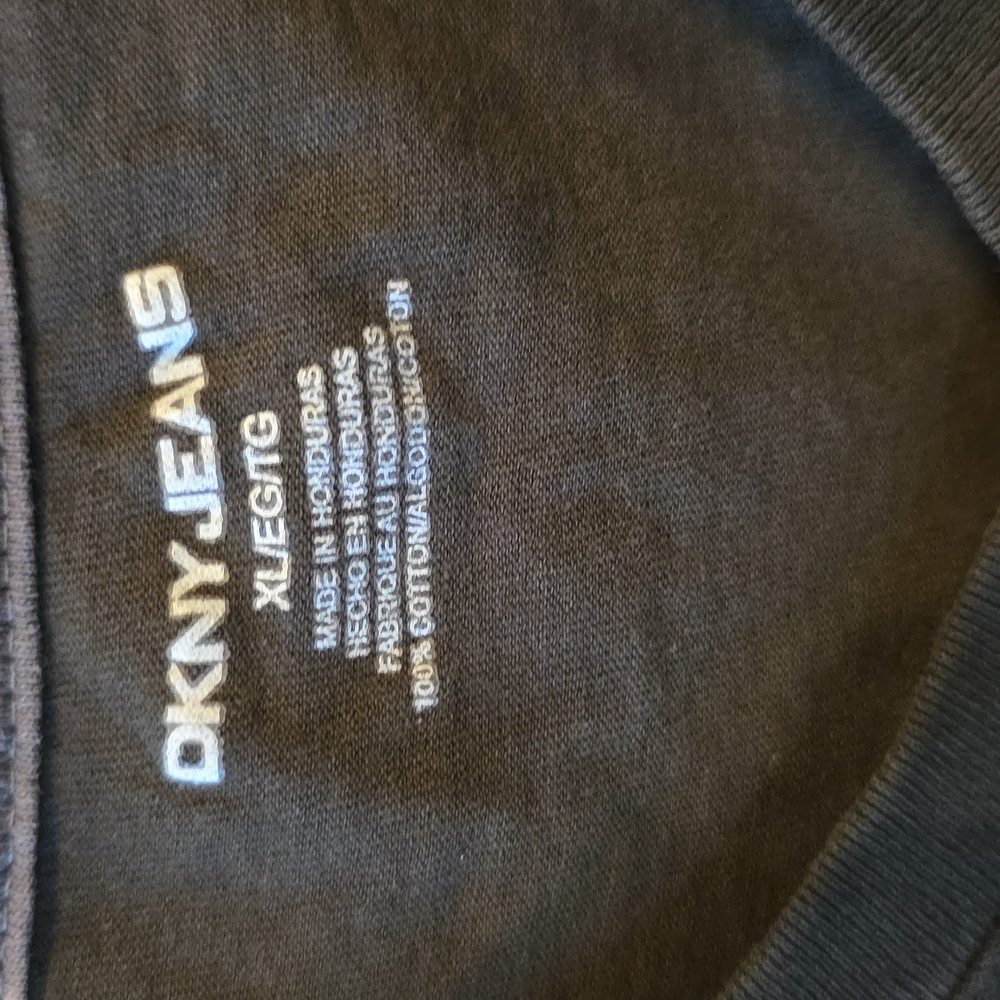 Mens' DKNY Tee Charcoal V-Neck XL - Picture 2 of 3